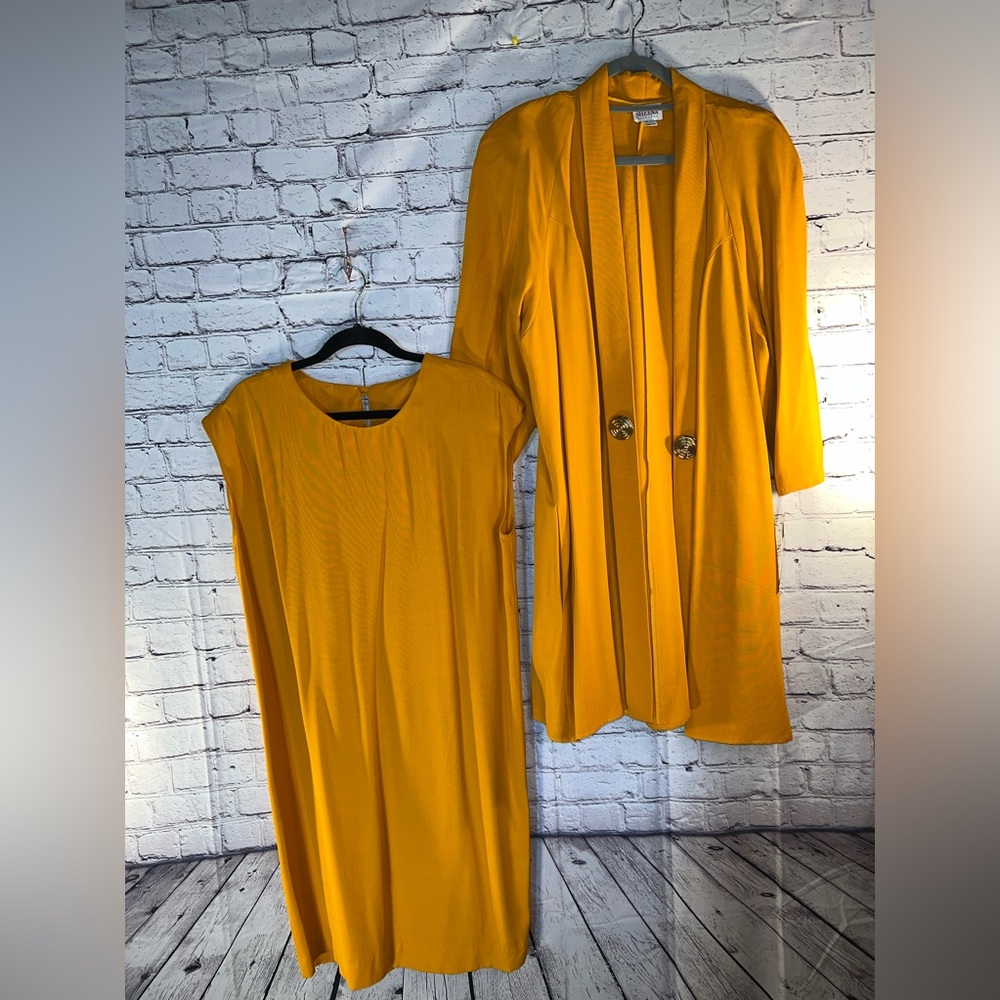 Shenna. New Ladies 2 piece Dress set. Size 14.